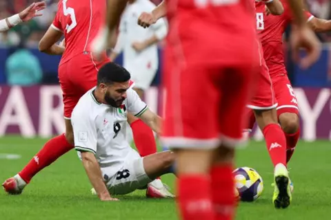 صاروخية تمنحه بصمة دولية أولى.. حامد حمدان يسجل هدفًا لفلسطين ضد تونس في كأس العرب (فيديو)  